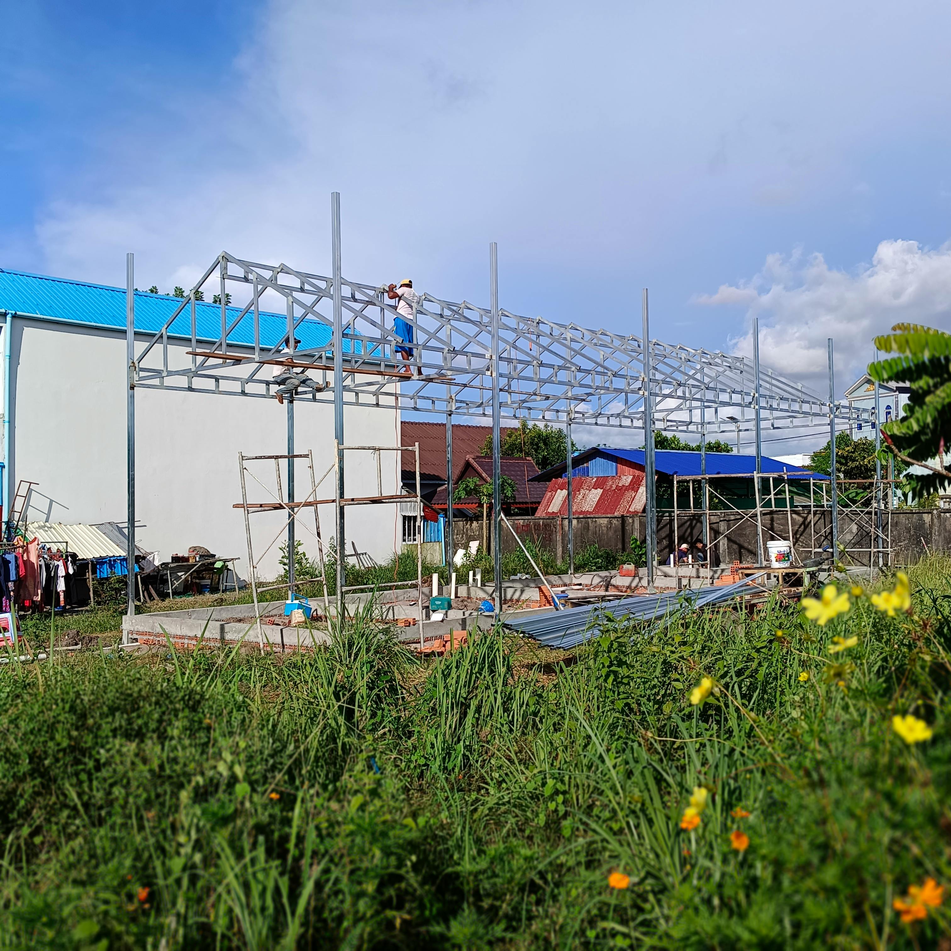 Construction crew working on a commercial job site in the Pacific Northwest